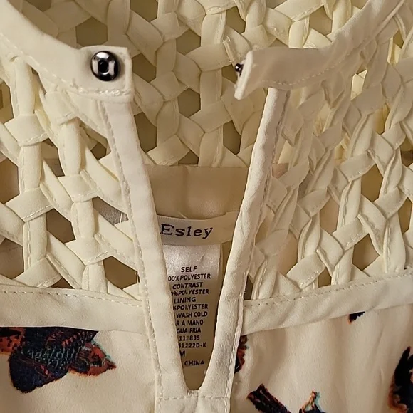 Esley Dress. Birds. NWT. Size Medium. - Picture 3 of 5